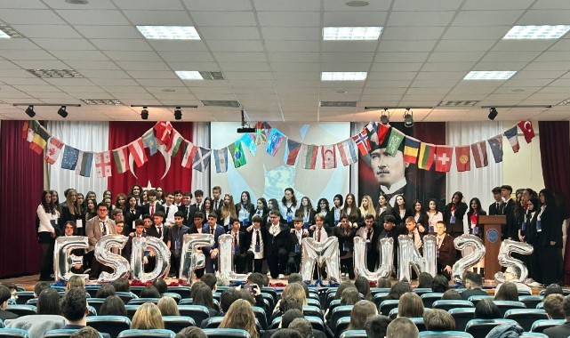 ESDFL-MUN 2025 uluslararası komitelerde çalışmalarına başladı