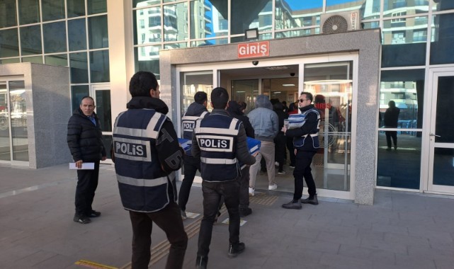 Fuhuş operasyonu kapsamında 6 kişi adliyeye sevk edildi