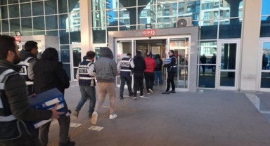 Fuhuş operasyonu kapsamında 6 kişi adliyeye sevk edildi