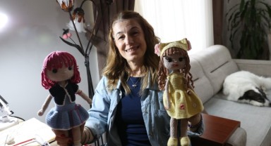 İki ayrı kanseri yenen emekli hemşire, takdir topluyor