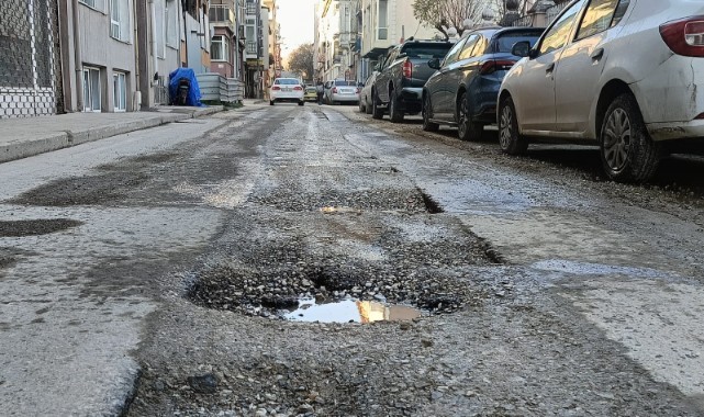 Kaleiçi'nde yollar yap-boz tahtasına döndü, başkan sabır dedi