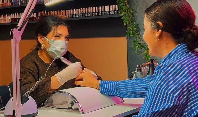 Kuaförler yılbaşı öncesi fazla mesai yapıyor