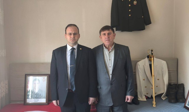 Meriç Kaymakamı Güvenç şehit ailesini ziyaret etti