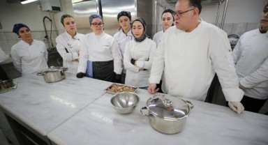 Mevlevi mutfağı üniversitede aşçı adaylarının ellerinde yeniden canlanıyor