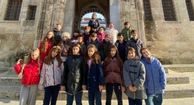 Öğrenciler Üç Şerefeli Cami ve Fatih Müzelerini keşfetti