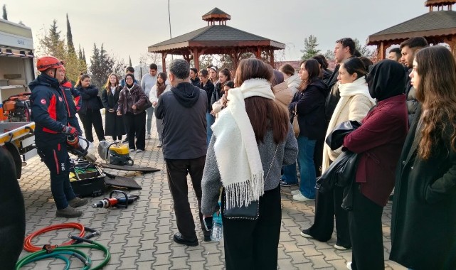 Öğretmen adaylarına afet eğitimi