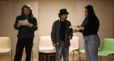 Otizmli genç komedi oyununda sahne alacak