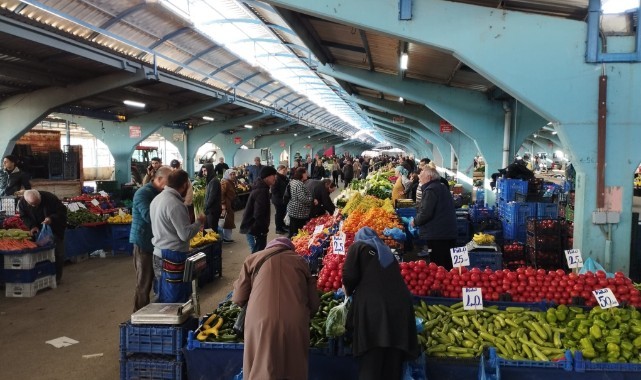 Pazarda yoğunluk oluştu
