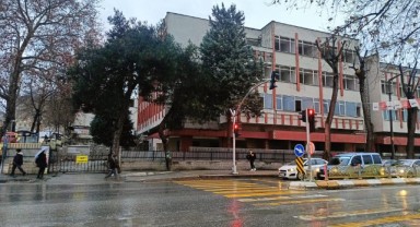 Sağanak nedeniyle cadde ve sokaklar göle döndü