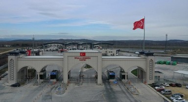 Yunan çiftçilerin grevi sürüyor