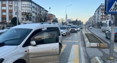 Ayşekadın’da elektrikli bisiklet kazası ucuz atlatıldı