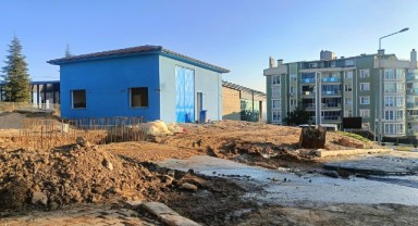 Buçuktepe Mevkii’ndeki su hattı yine patladı, cadde göle döndü