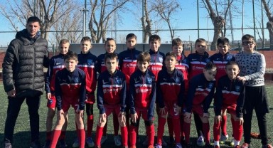 Edirne Birlik Spor U-12 takımı şampiyonluğa ulaştı