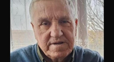 El frenini çekmeyi unuttuğu traktörün altında kaldı