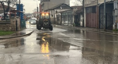 İçme suyu hattında meydana gelen patlak 2 mahalleyi etkiledi