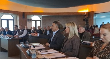 “Siz halktan kopuksunuz”