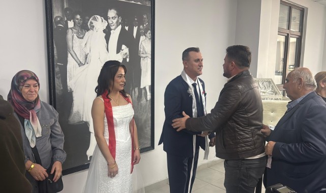 18 Çift hayatlarını birleştirdi