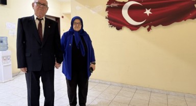 56 yıllık evlilikleri ilk günkü aşkla huzurevinde devam ediyor