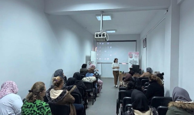 Aile ve teknoloji bağımlılığı konulu eğitim