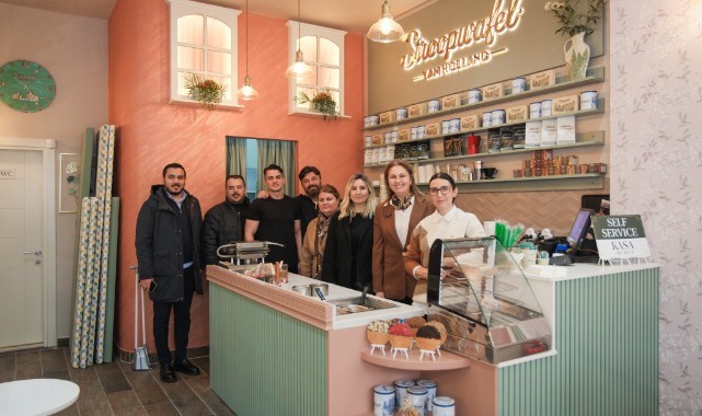 AK Parti Heyeti esnafla buluştu