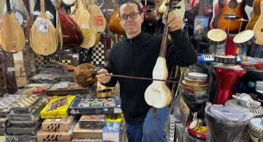 Ali Paşa Çarşısı’nda 47 yıllık ustalık: “Tar Kemane”yi kendi tasarladı