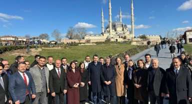 Bakan Murat Kurum Edirne’de: Selimiye’de Cuma namazını kıldı, esnafla buluştu