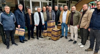 Dayanışma sofralara taşındı: 300 Ramazan kolisi dağıtılıyor