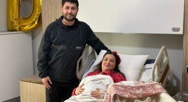 Doğukan ve Gökçe Vurgun çifti ilk çocuklarını kucaklarına aldı