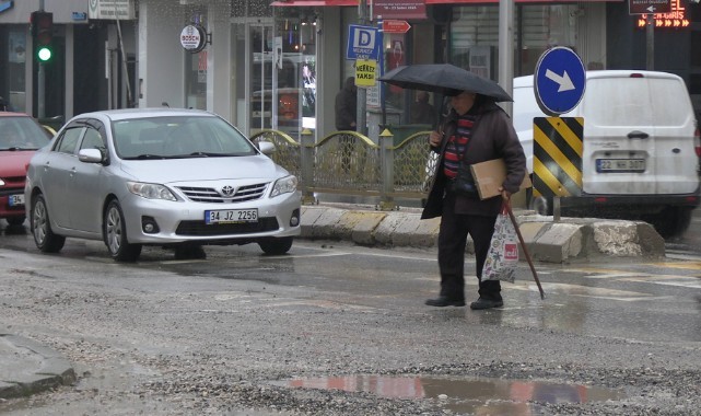  Geçici yamalar yerine kalıcı asfalt ve altyapı düzenlemesi bekleniyor