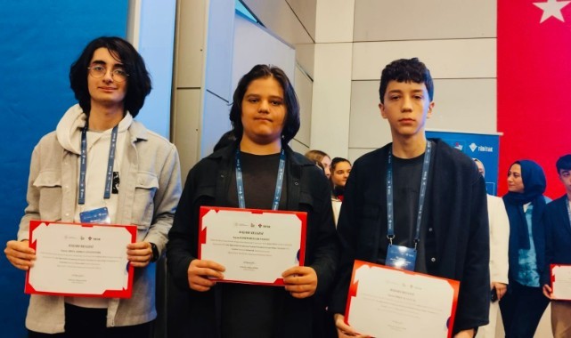Genç beyinlerden büyük başarı: Edirne TÜBİTAK’a damga vurdu