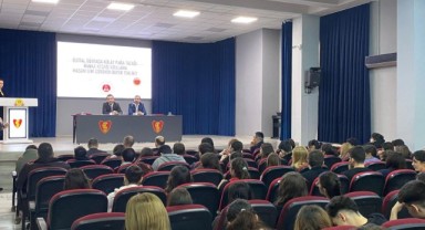 Gençlere IBAN paylaşımının riskleri anlatılıyor