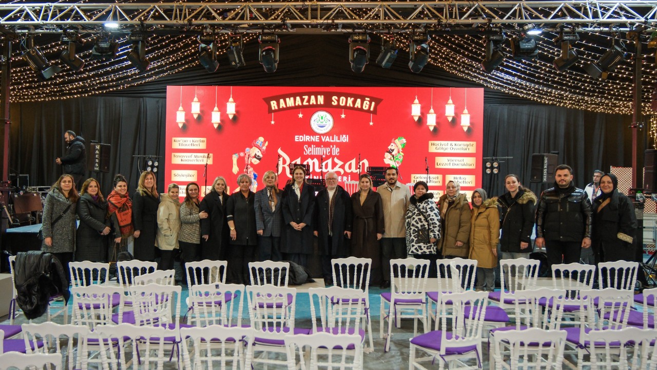 İba: “Bu sokakta sadece alışveriş değil, kardeşlik var”