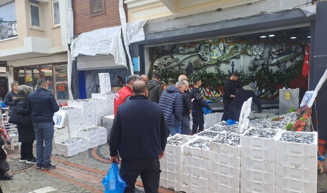 İftar sofralarına uygun fiyatlı balık