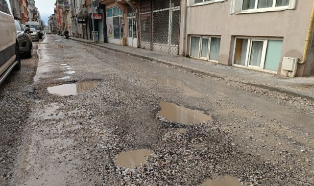 Kaleiçi semti sakinleri bozuk yollara isyan etti