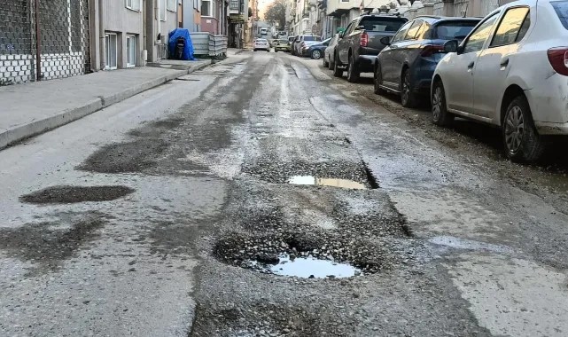 Kaleiçi ve Kıyık çukursuz yol için 2 ay daha bekleyecek