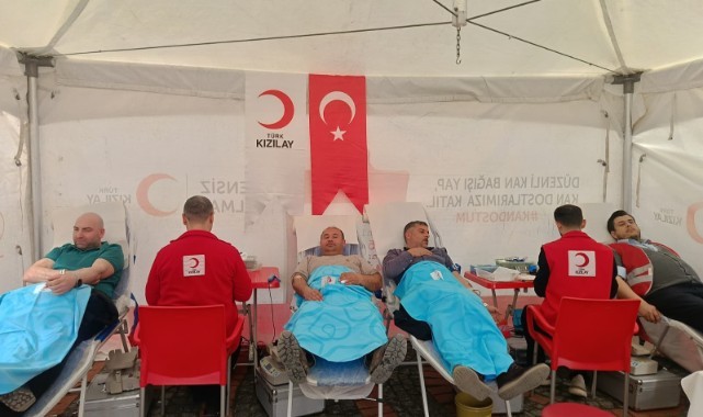 Kan bağış etkinliğine yoğun katılım