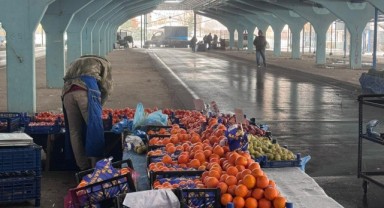 Kar yağışı nedeniyle pazartesi pazarı boş kaldı