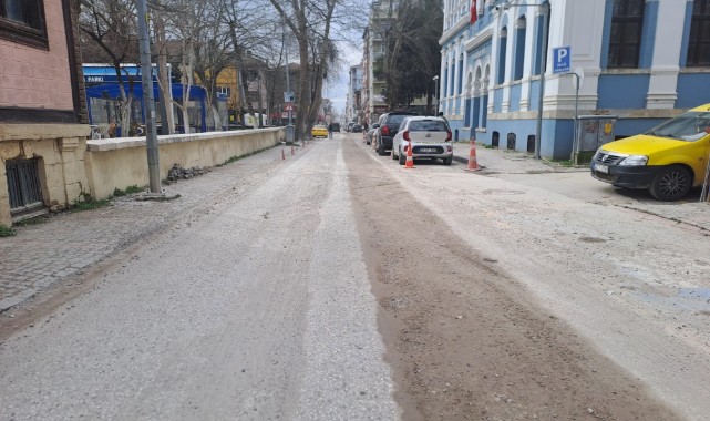 Maarif Caddesi’nde düzeltilmeyen yollar nedeniyle Serhad Birlik güzergahı değişti