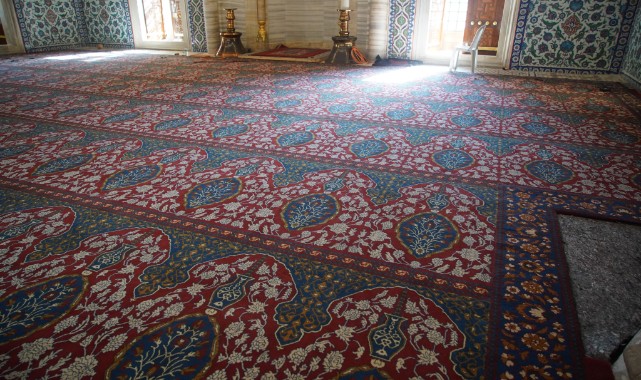 Mimar Sinan’ın ustalık eseri Selimiye’ye özel dokunan halılar serildi