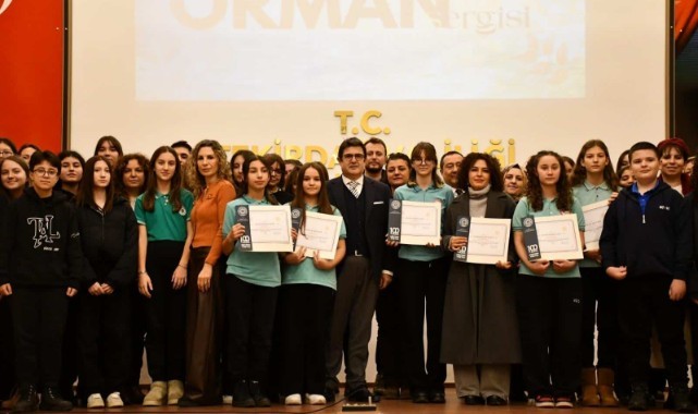 Orman sergisine katkı sunan öğretmen ve öğrencilere belge