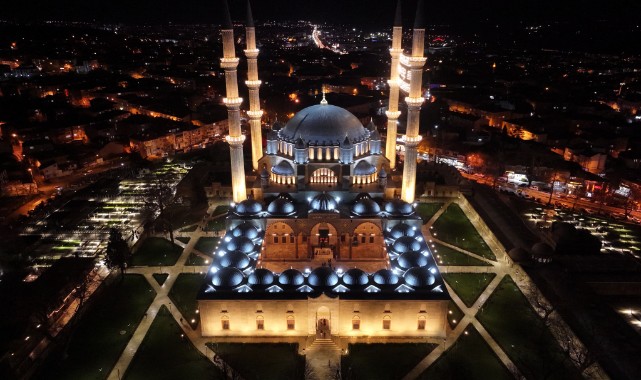 Restorasyondan geçen Selimiye göz kamaştırıyor