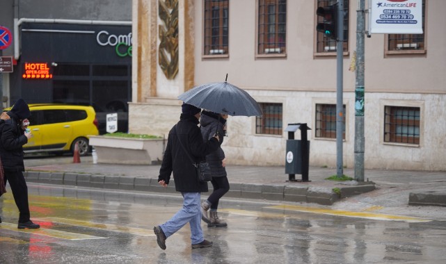 Sağanak hayatı olumsuz etkiledi
