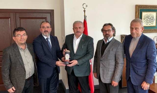 Şentop’a yerli hibrit ayçiçeği sunumu