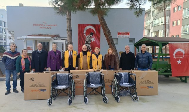 Tekerlekli sandalyeler muhtarlığa teslim edildi