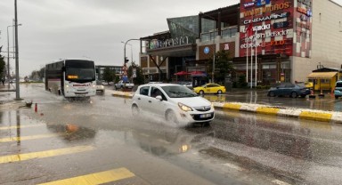 Yağışlı hava etkisini sürdürüyor