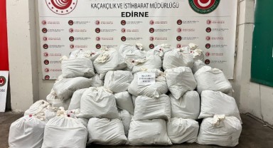 Yaklaşık 1 ton esrar ele geçirildi