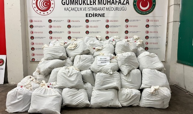 Yaklaşık 1 ton esrar ele geçirildi