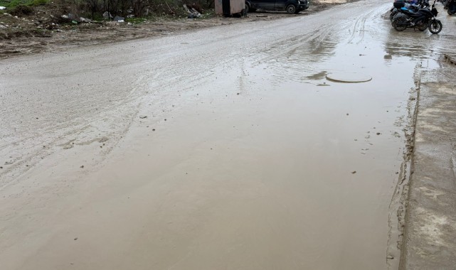 Yurt yolu değil sanki çamur tarlası...