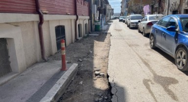 Zindan sokak çukurlarla dolu