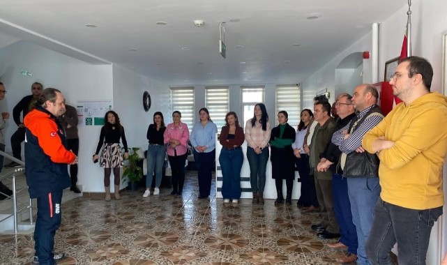 AFAD ekipleri sahada: Depreme karşı bilinç çağrısı